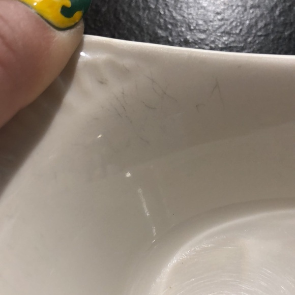 White serving dish - Picture 3 of 8